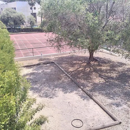 Les Tilleuls * Ζουάν λε Πιν
